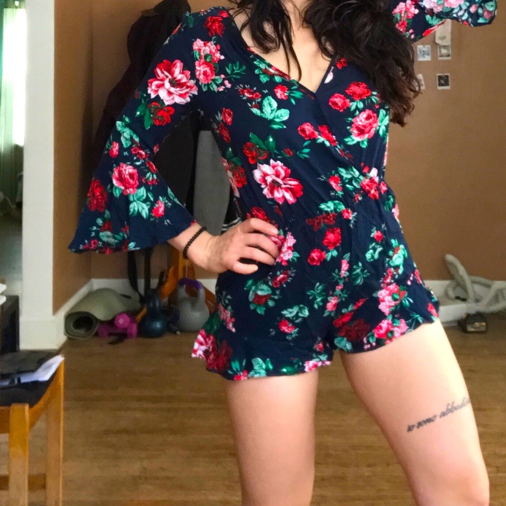 STREETWEAR SOCIETY NWOT navy floral romper